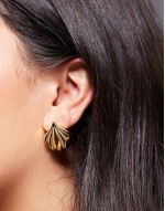 Neck on the Line vintage style pleated studs in gold plated