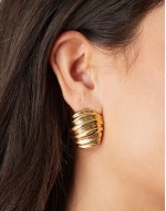 Sets Of 2 textured domed statement stud earrings in 18k gold plated