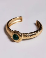 cuff bracelet with green stone in 18k gold plated