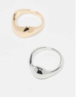 pack of 2 rings with molten mixed metal detail in multi