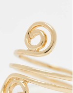 ring with double swirl detail in gold tone